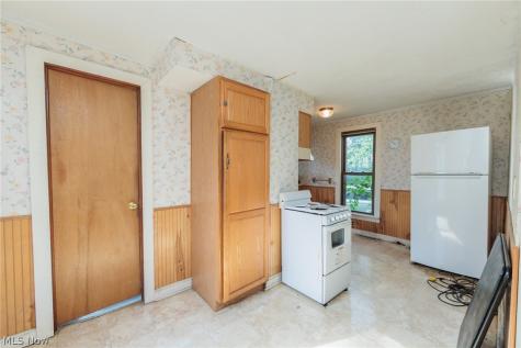 20861 Woodstock Avenue Fairview Park OH 44126