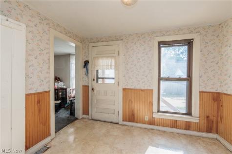 20861 Woodstock Avenue Fairview Park OH 44126