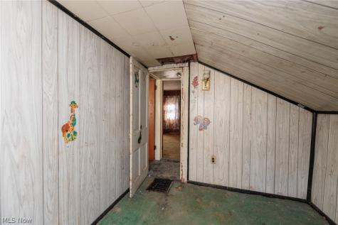 20861 Woodstock Avenue Fairview Park OH 44126
