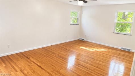 6820 Chadbourne Drive North Olmsted OH 44070
