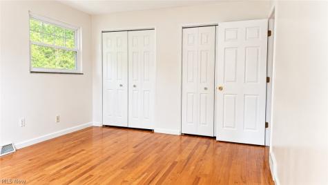 6820 Chadbourne Drive North Olmsted OH 44070