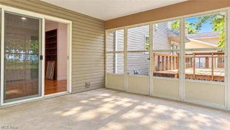 6820 Chadbourne Drive North Olmsted OH 44070