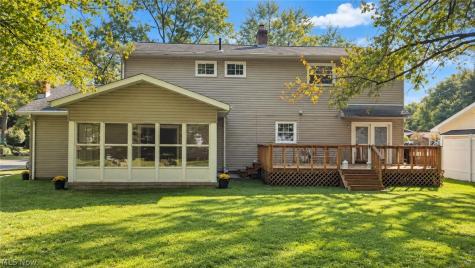6820 Chadbourne Drive North Olmsted OH 44070