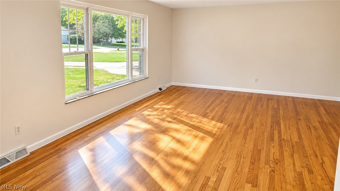 6820 Chadbourne Drive North Olmsted OH 44070