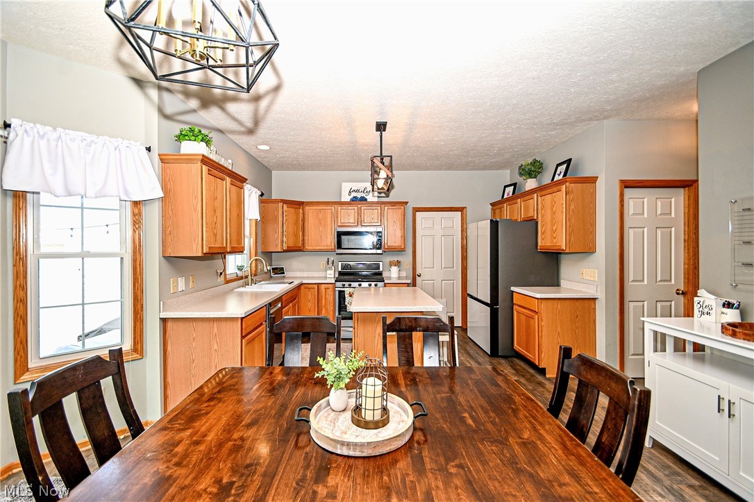1295 Cheverton Avenue Louisville OH 44641