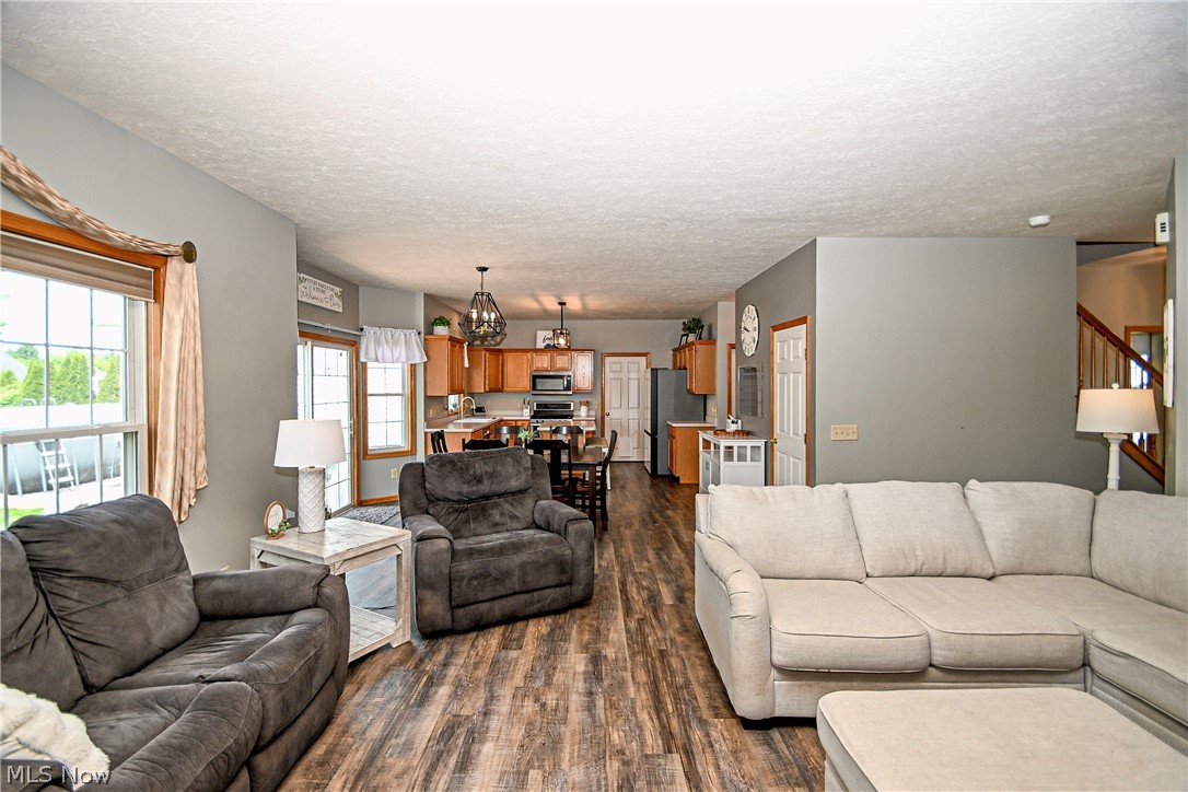 1295 Cheverton Avenue Louisville OH 44641