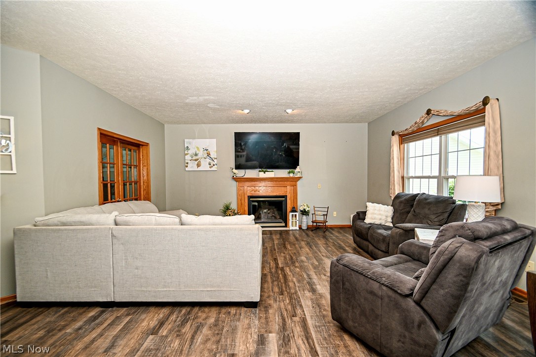 1295 Cheverton Avenue Louisville OH 44641