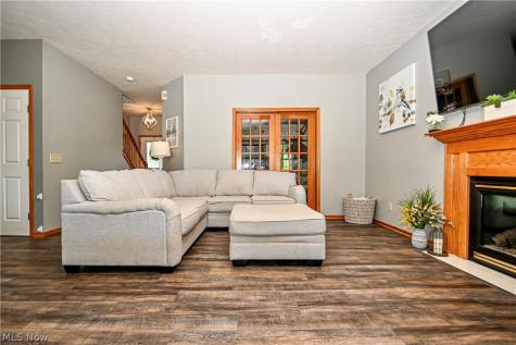 1295 Cheverton Avenue Louisville OH 44641