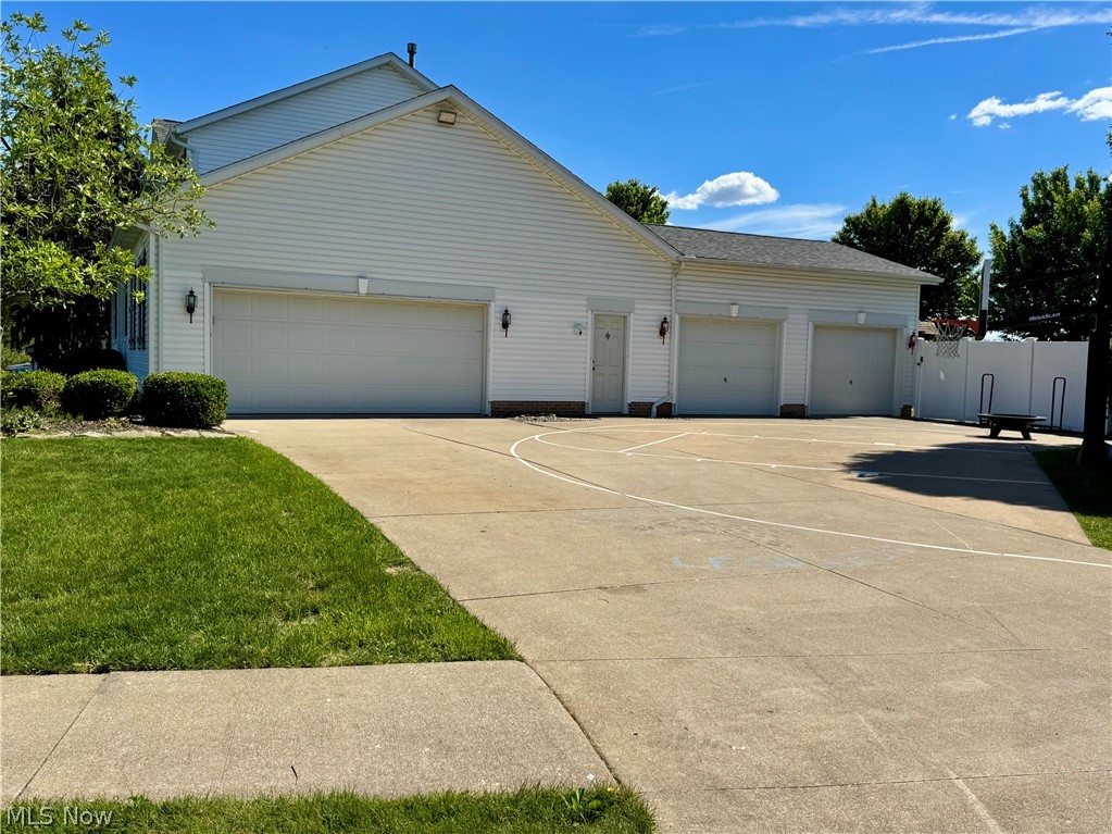1295 Cheverton Avenue Louisville OH 44641