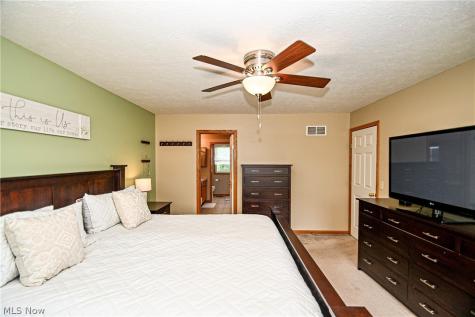 1295 Cheverton Avenue Louisville OH 44641