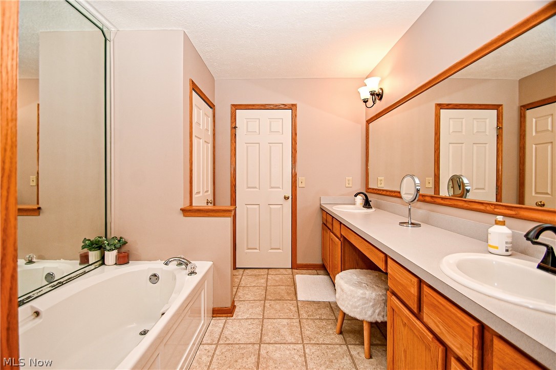 1295 Cheverton Avenue Louisville OH 44641