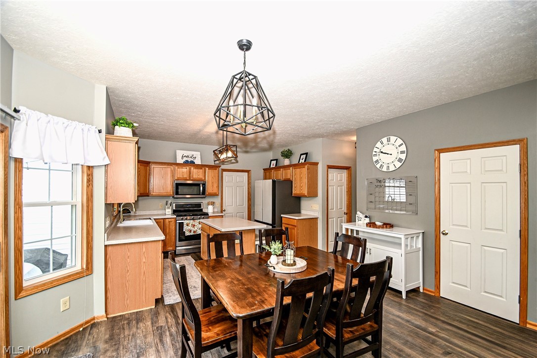 1295 Cheverton Avenue Louisville OH 44641
