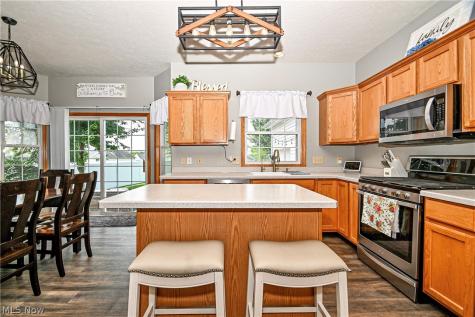 1295 Cheverton Avenue Louisville OH 44641