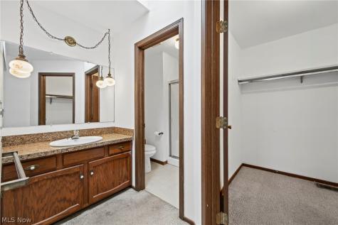 1048 Sherwood Drive Macedonia OH 44056