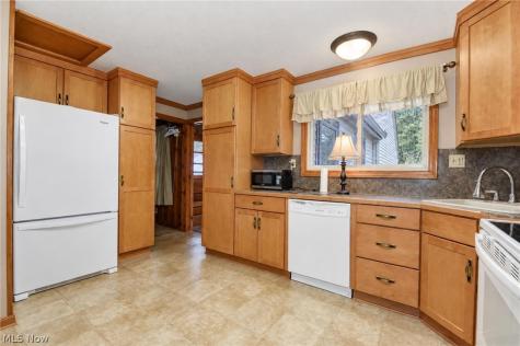 8161 Midland Road Mentor OH 44060