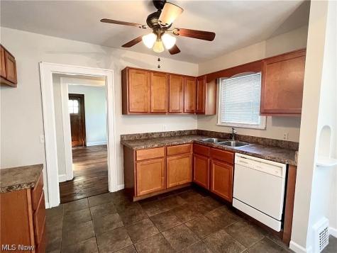 9725 Parkview Avenue Garfield Heights OH 44125