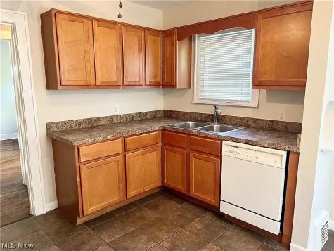 9725 Parkview Avenue Garfield Heights OH 44125
