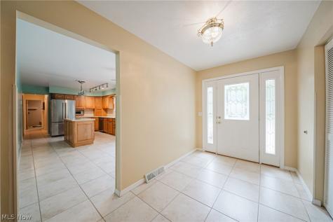 6531 Brighton Drive North Olmsted OH 44070