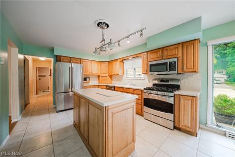 6531 Brighton Drive North Olmsted OH 44070