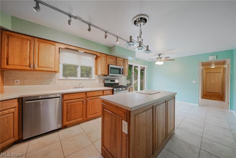 6531 Brighton Drive North Olmsted OH 44070