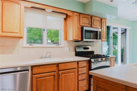 6531 Brighton Drive North Olmsted OH 44070