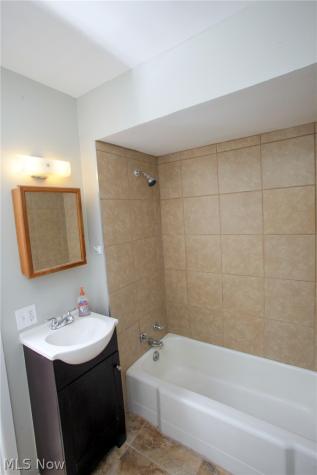 2007 Kirk Court NW Canton OH 44709