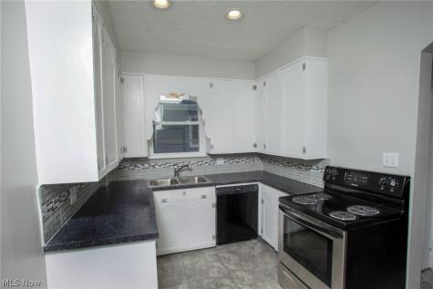 2007 Kirk Court NW Canton OH 44709