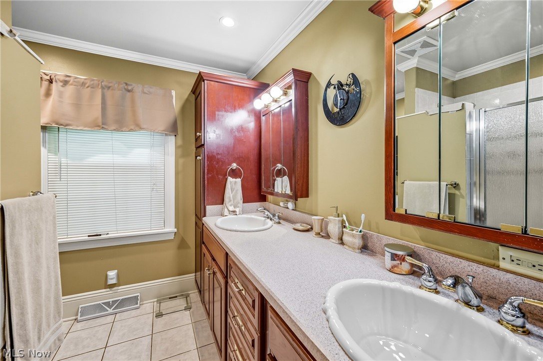 4250 Oak Knoll Drive Boardman OH 44512