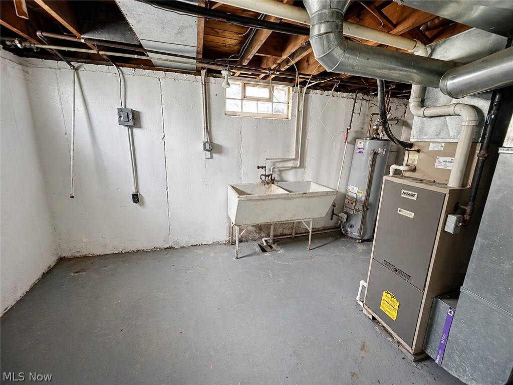 1437 E 252nd Street Euclid OH 44117