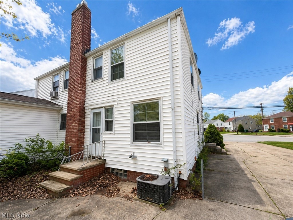 1437 E 252nd Street Euclid OH 44117
