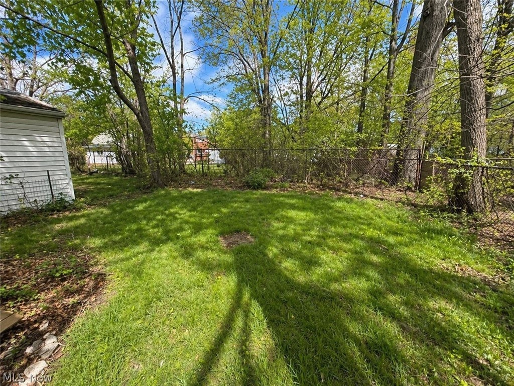 1437 E 252nd Street Euclid OH 44117