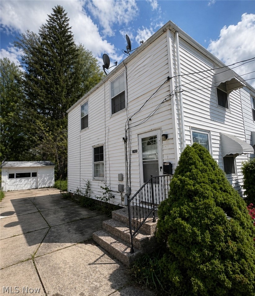 1437 E 252nd Street Euclid OH 44117