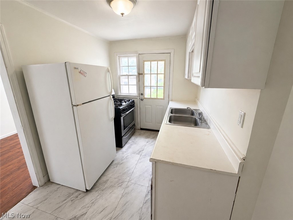1437 E 252nd Street Euclid OH 44117