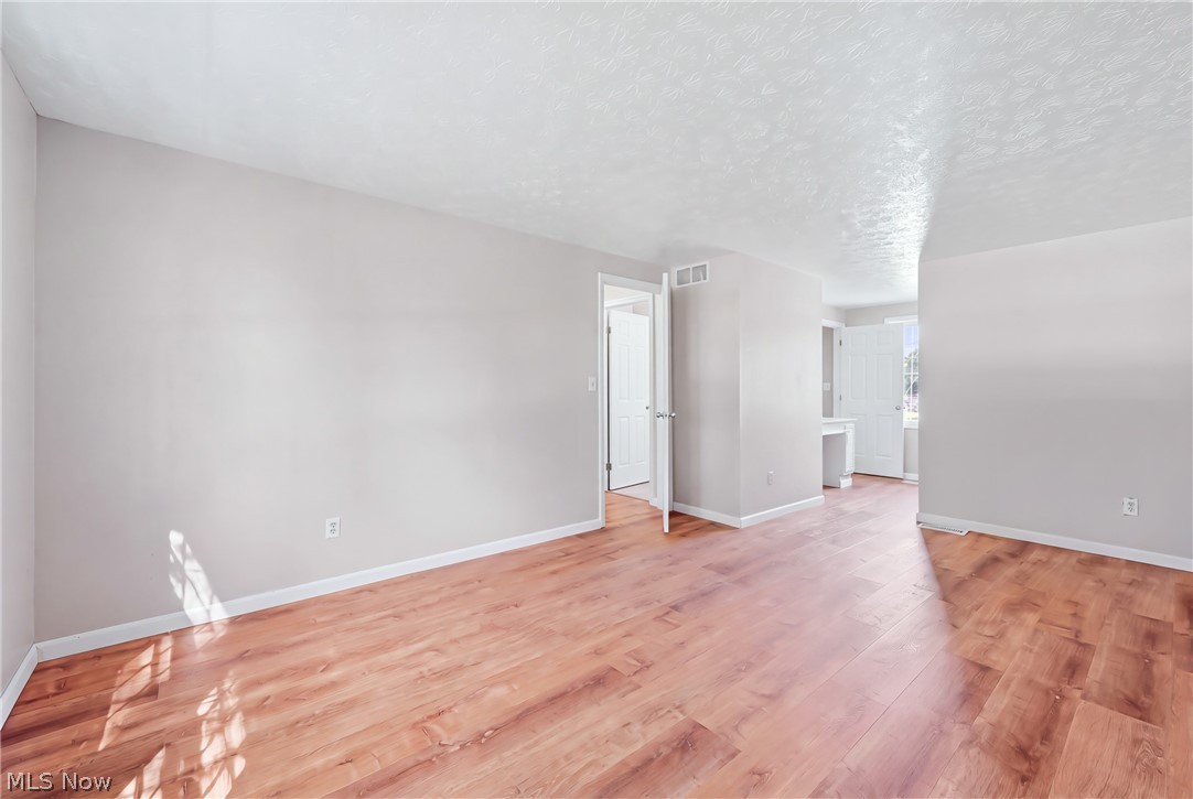 1922 Burr Oaks Court Austintown OH 44515