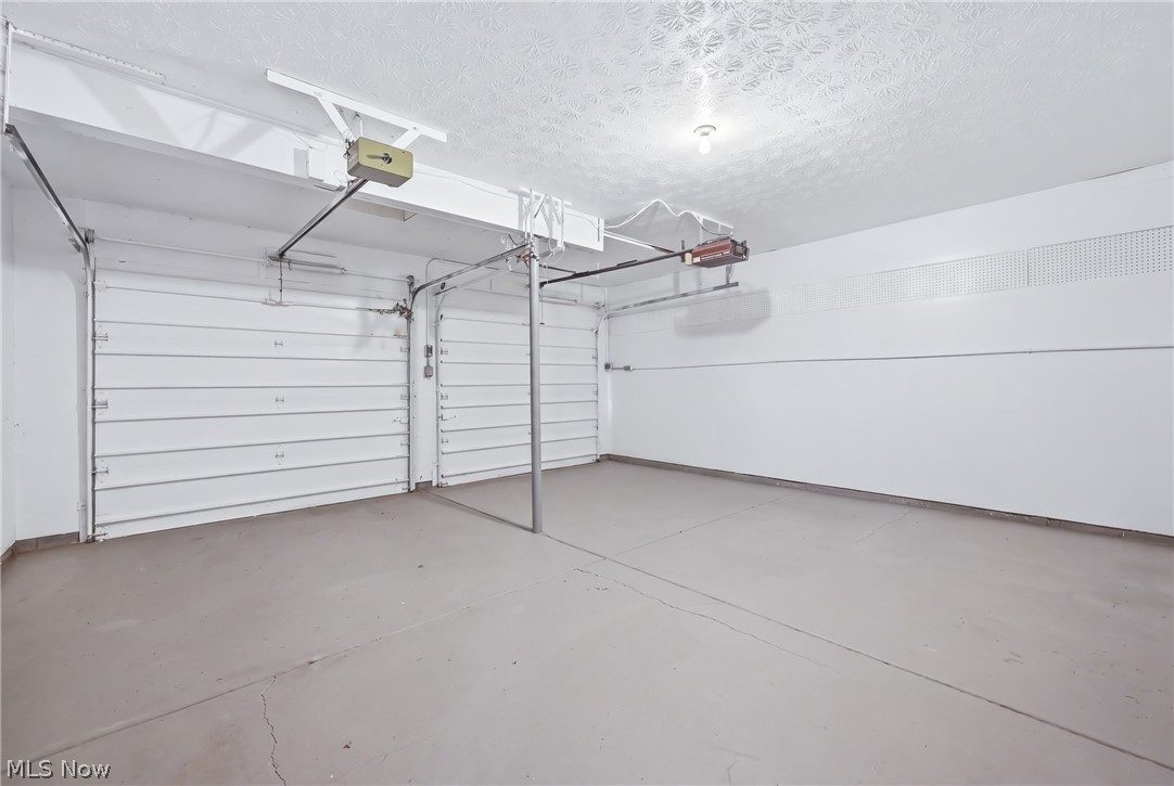 1922 Burr Oaks Court Austintown OH 44515