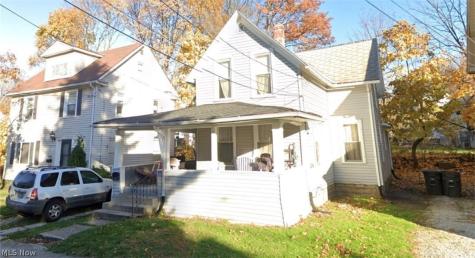 927 Bloomfield Avenue Akron OH 44302