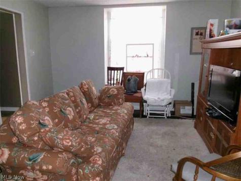 927 Bloomfield Avenue Akron OH 44302