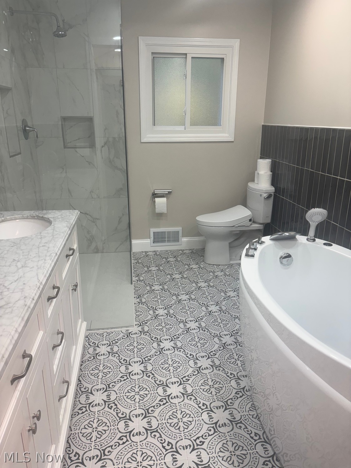 1660 Sperrys Forge Trail Westlake OH 44145