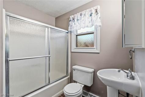 7728 Brunswick Circle NW Massillon OH 44646