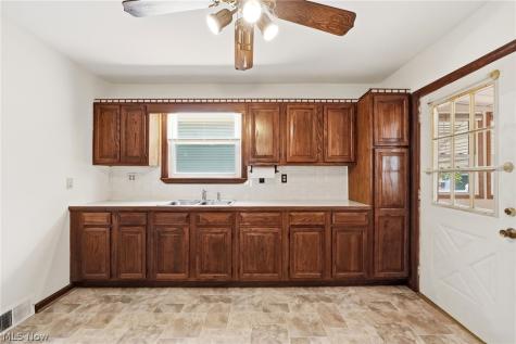 4116 W 161st Street Cleveland OH 44135