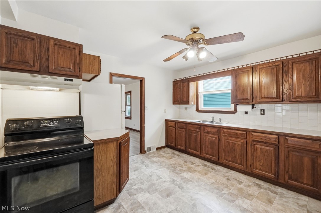 4116 W 161st Street Cleveland OH 44135