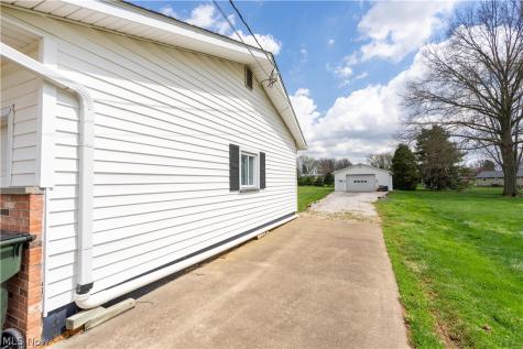 3804 Psolla Street NE Canton OH 44721
