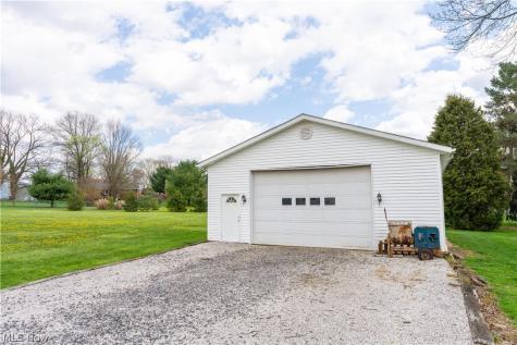 3804 Psolla Street NE Canton OH 44721