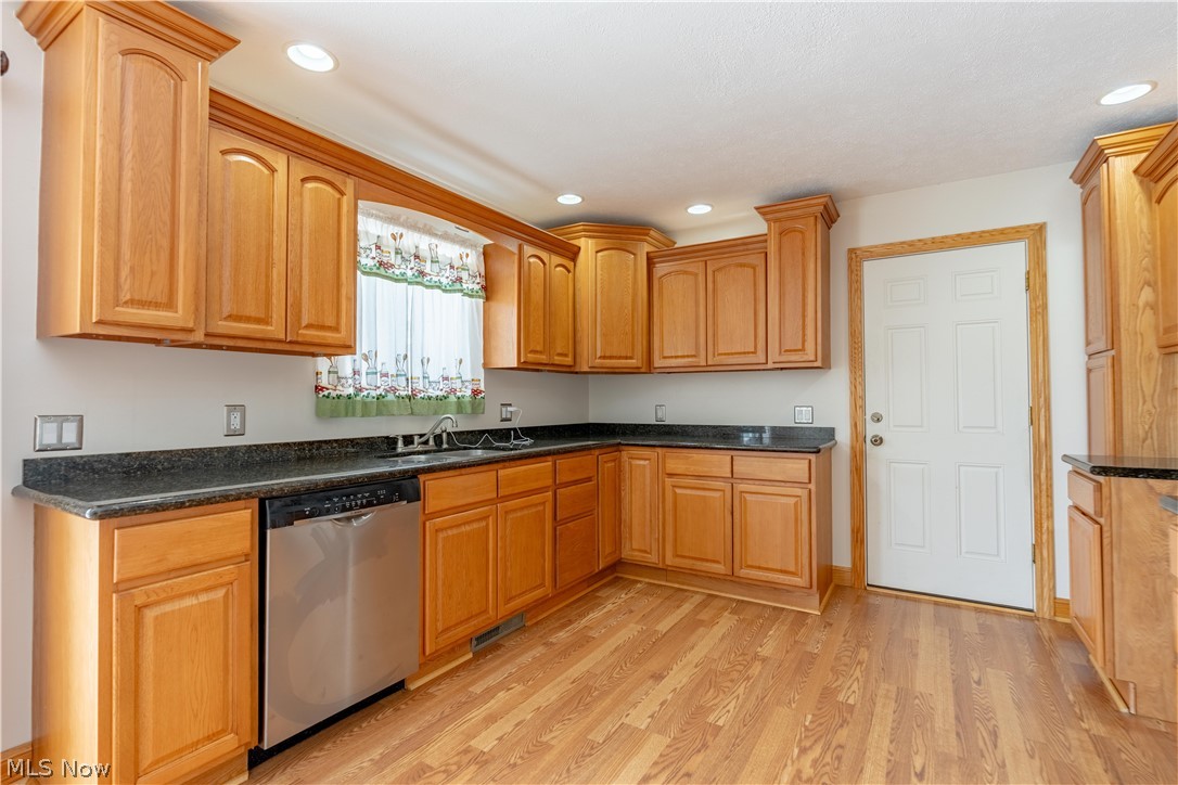 3804 Psolla Street NE Canton OH 44721