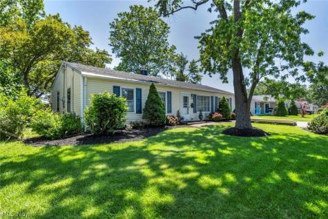 683 Lucille Drive Elyria OH 44035