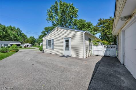 683 Lucille Drive Elyria OH 44035