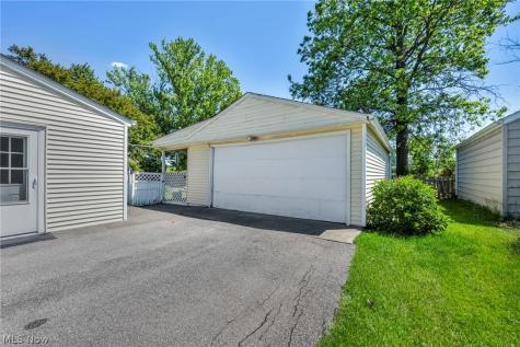 683 Lucille Drive Elyria OH 44035