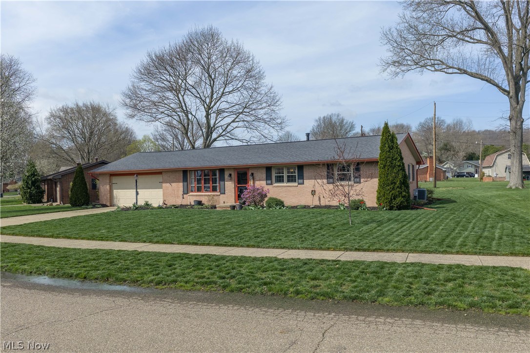 1126 3rd Street SW New Philadelphia OH 44663