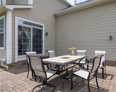 8856 Oakbrook Circle Twinsburg OH 44087