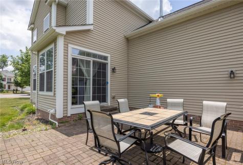 8856 Oakbrook Circle Twinsburg OH 44087